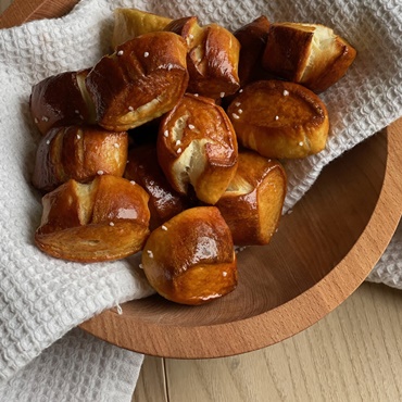 Sourdough Pretzel Bites