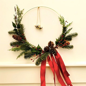 Modern Gold Hoop Holiday Wreath